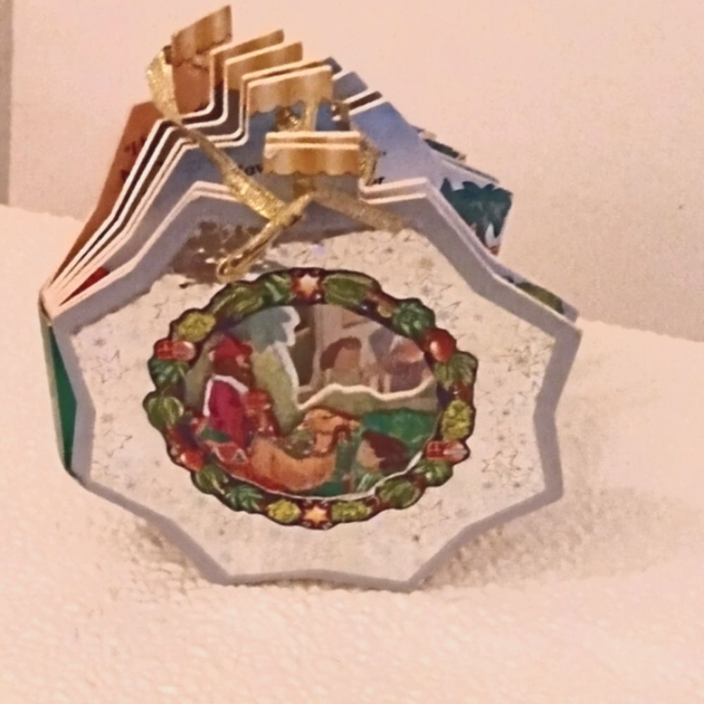 Vtg Little Christmas Window Book, The Star